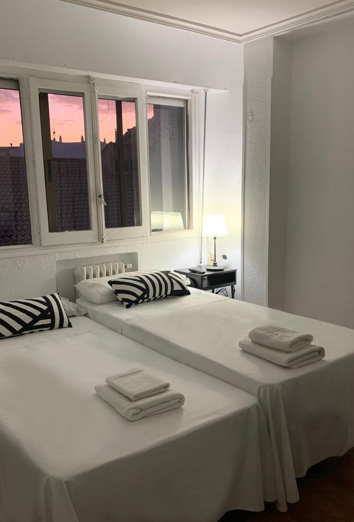 Hotel Y Restaurante Puerta De Aranda Aranda de Duero Ngoại thất bức ảnh