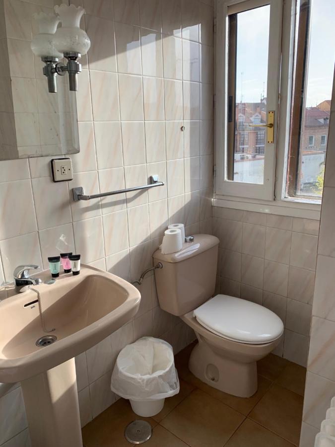 Hotel Y Restaurante Puerta De Aranda Aranda de Duero Ngoại thất bức ảnh